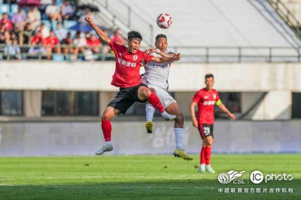 中超职业联赛  第17轮，长春亚泰1比3上海海港