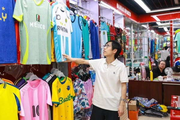 墨西哥球迷助威服设计5个版本, “美加墨”世界杯赛  , 义乌制造先“破门”