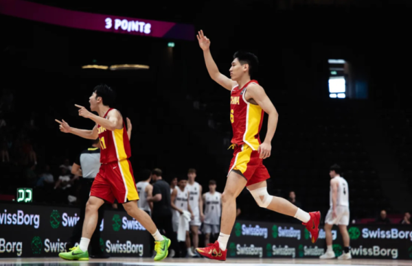 再输22个篮板球  ! U19国青咋赢? 四战被狂抢80个前板