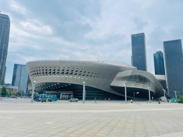远征大连梭鱼湾足运动活动    场  的各位球迷朋友，集合地点、注意事项如下