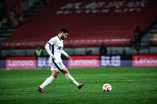 记者：年底合同到期的哈达斯，已与津门虎就续约达成一致