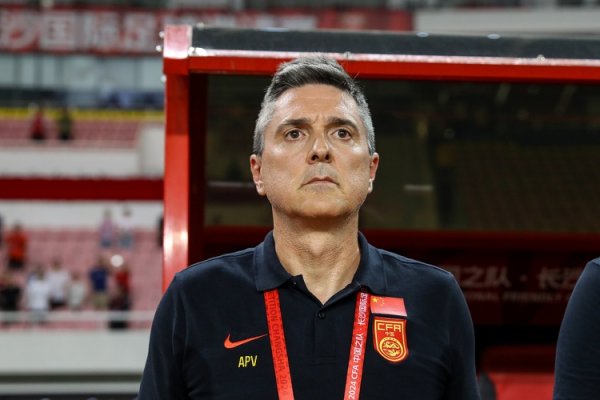 记者:如果安东尼奥带U22给力,不妨让他带着国家队打今年赛前热身 赛