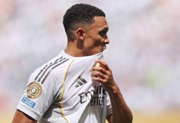 皇马官宣！阿诺德肌群  肌肉拉伤   ，或缺席8周，无缘对阵巴萨利物浦