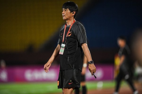 津媒：U16国足准备比赛  进入冲刺跑  阶段 今天赛前热身  赛将再战印度